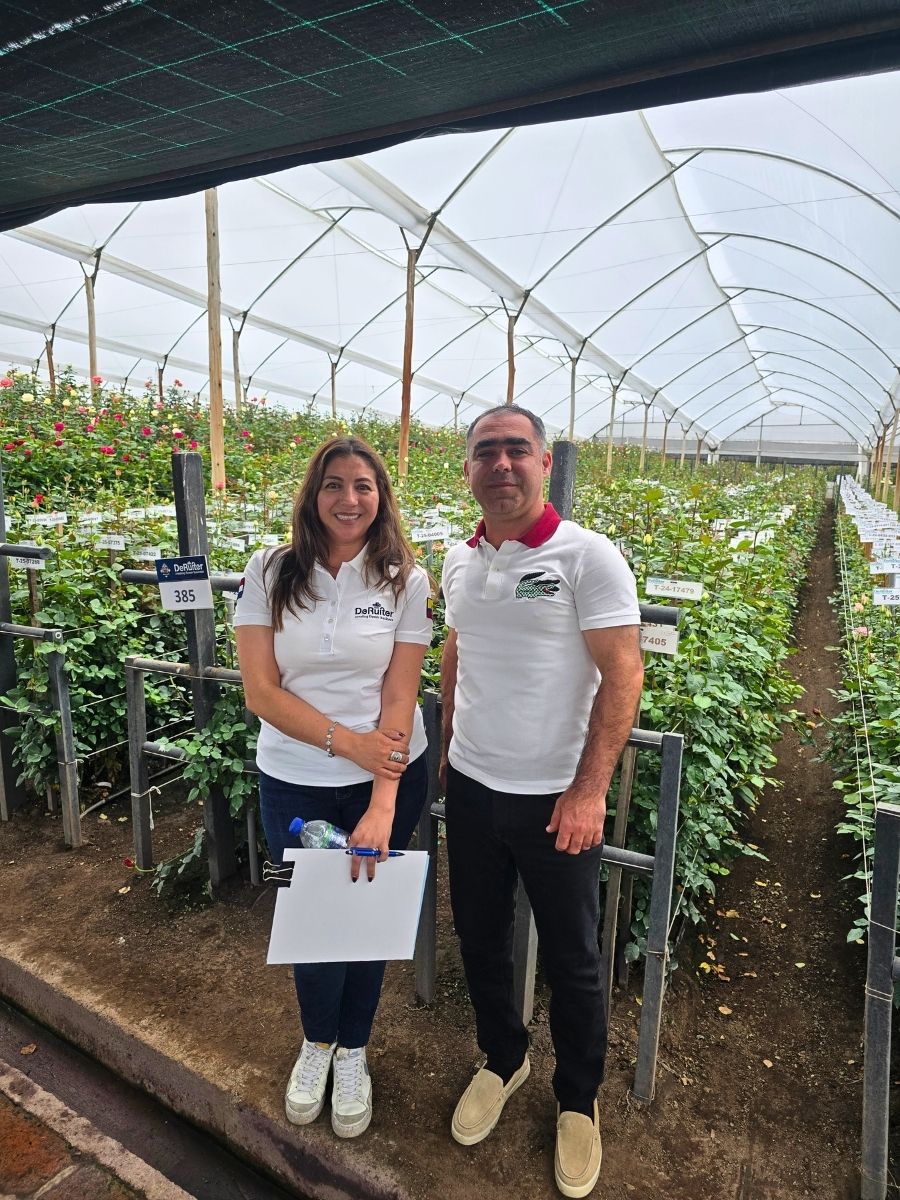 Showing Growers Around at De Ruiter Ecuador Showing Growers Around at De Ruiter Ecuador