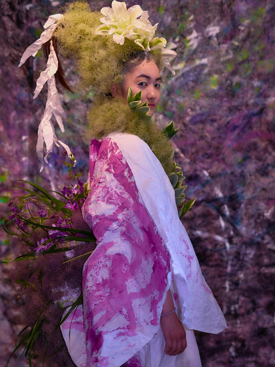 Asumi Kuwana&rsquo;s Floral Art Incorporates Flowers and Japanese Washi Paper