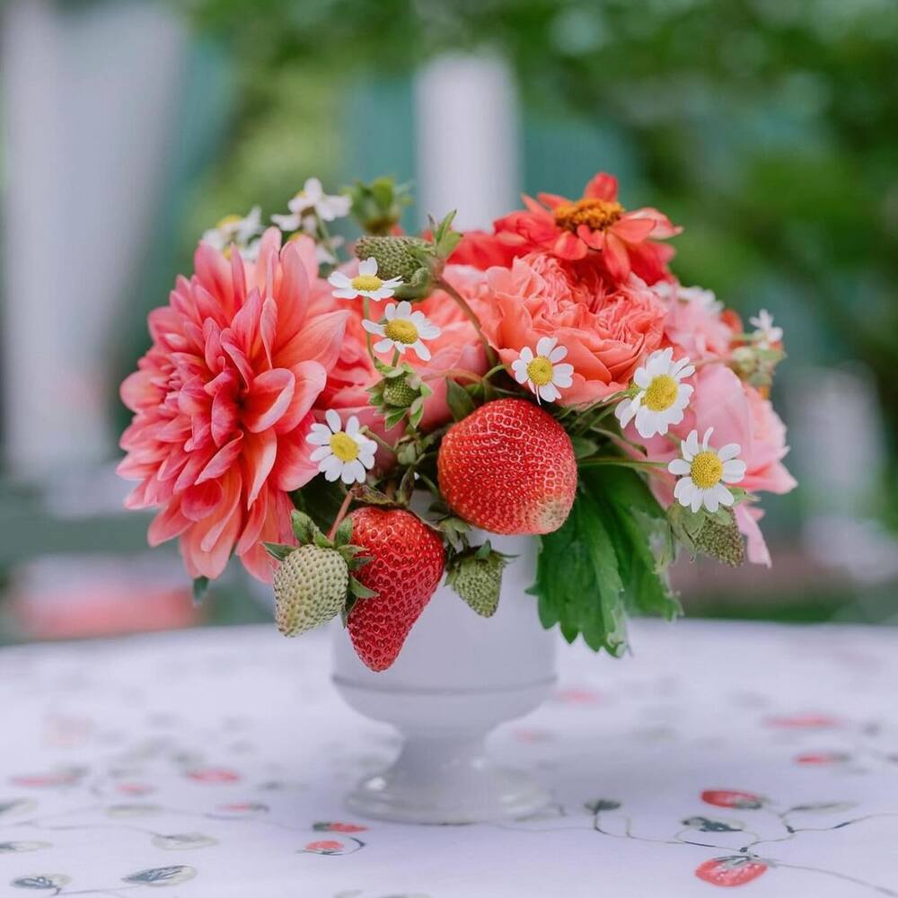 Table flower bouquet