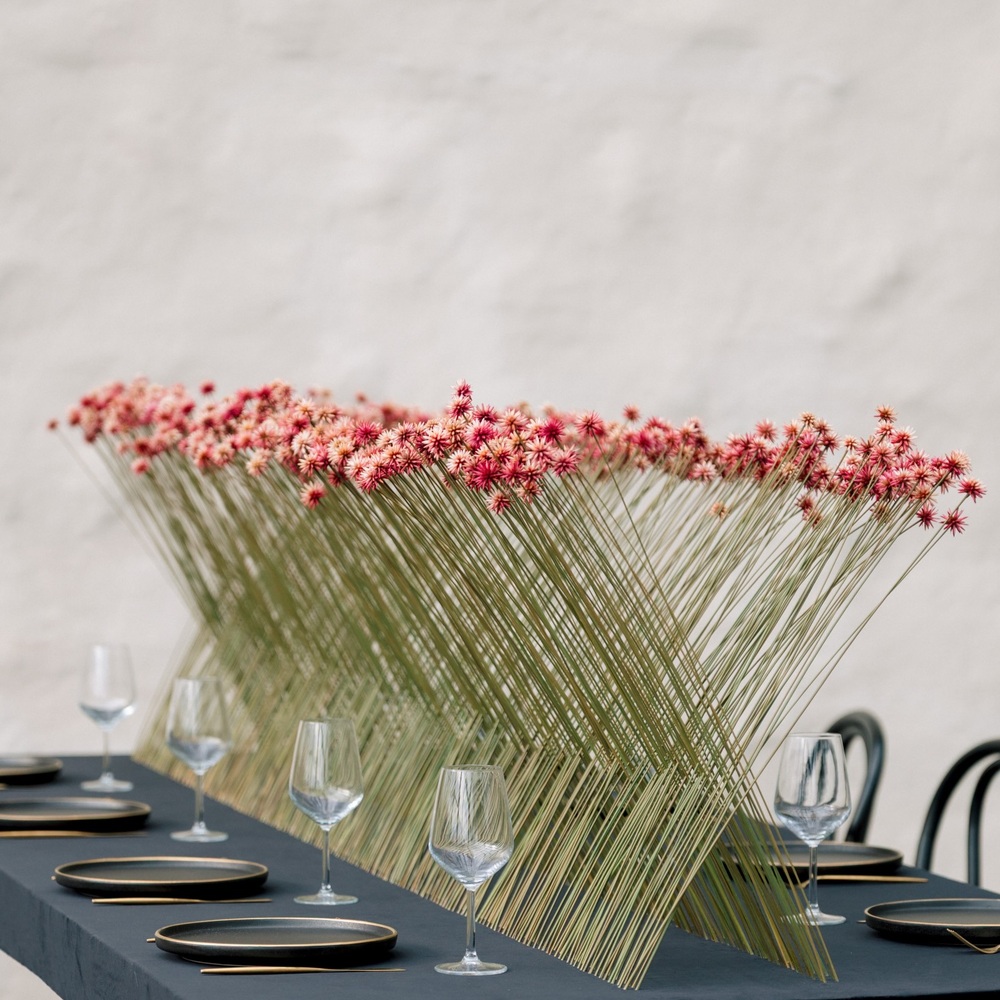 Top notch table design with flowers