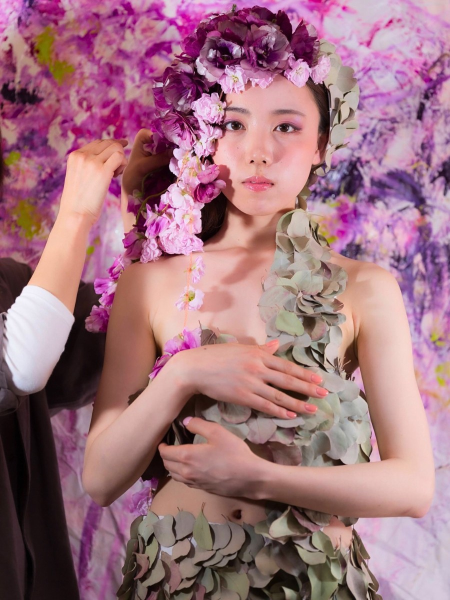 Asumi Kuwana&rsquo;s Floral Art Ventures Where Flowers Speak the Language the Heart Cannot.
