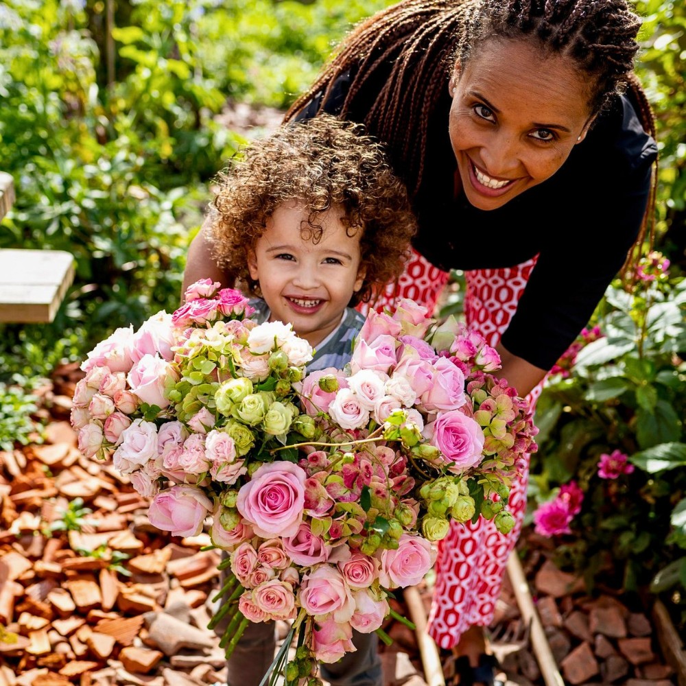 Mother&rsquo;s Day Flowers &ndash; Which Flowers Would You Give to Your Mom?
