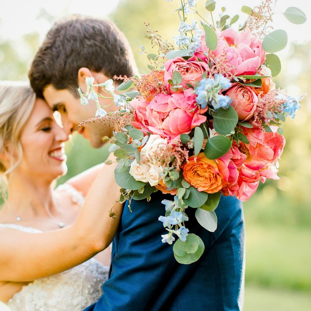 Why Peonies Are So Popular for Weddings