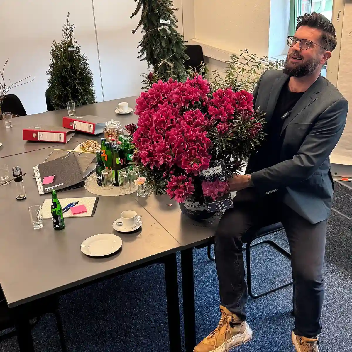 Michael ‘Mr. Plant Geek’ Perry on the Rhododendron Grazeasy From a Rootstock Named Inkarho Developed by the German Team at Heinje.