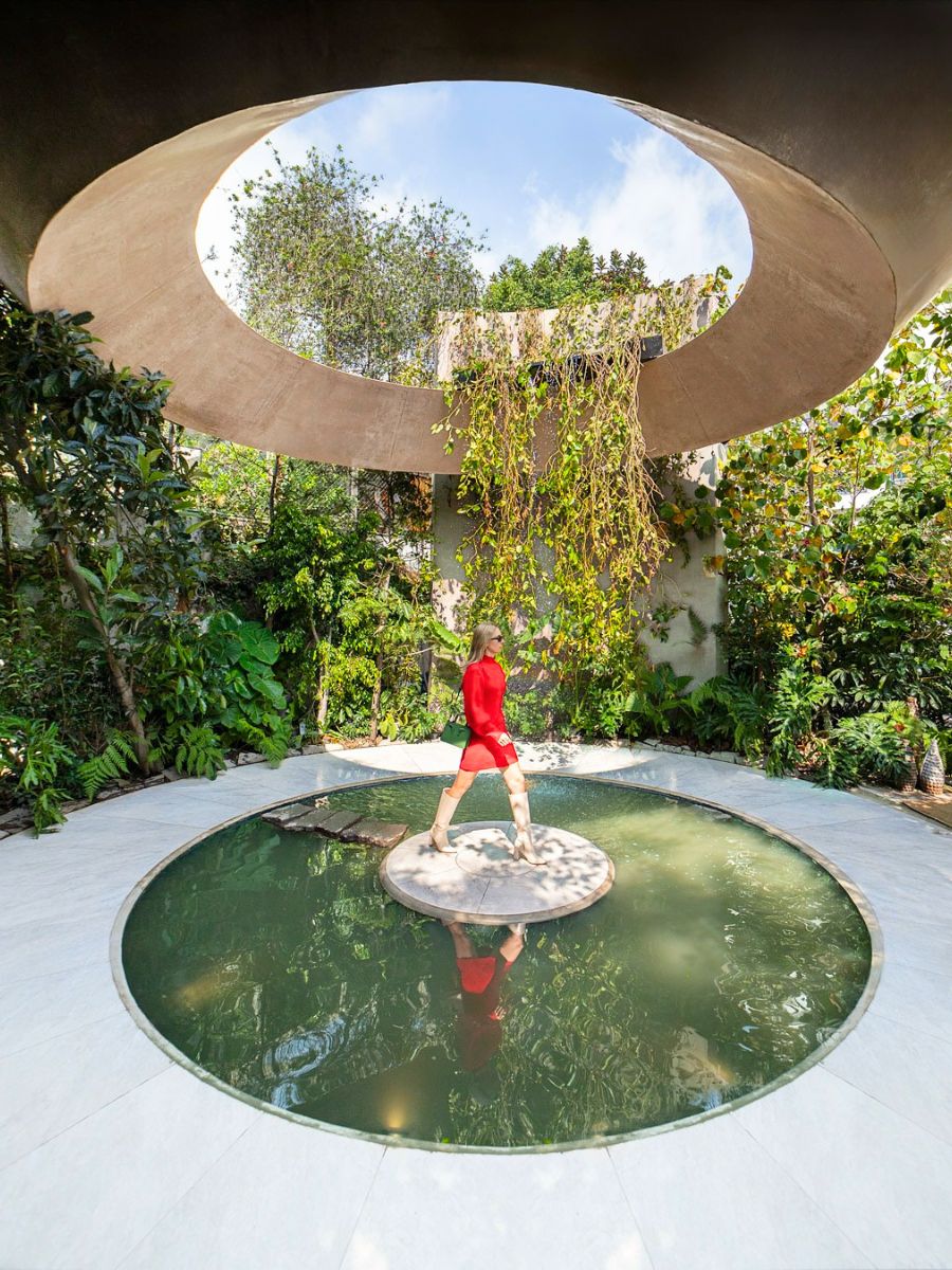 Broissin Architects space with cascade and plants
