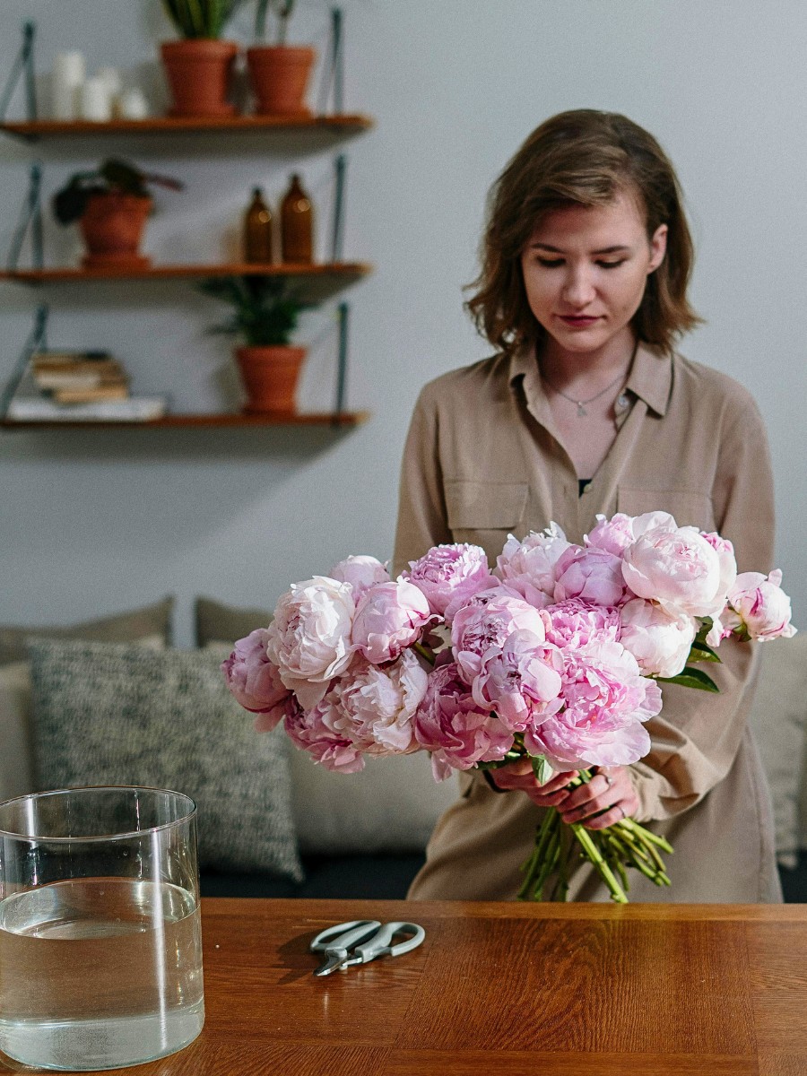 Does Sugar Help Flowers Last Longer?