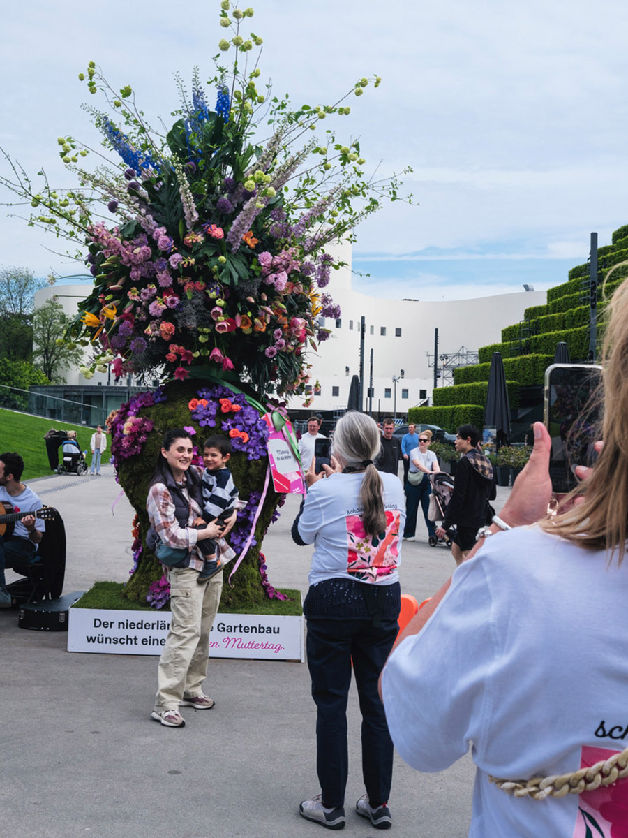 Plants and Flowers Foundation Mothers Day Dusseldorf audience
