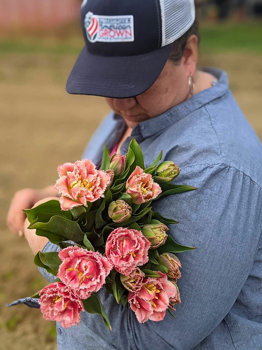 Who Is American Grown Flowers and What Are They All About?