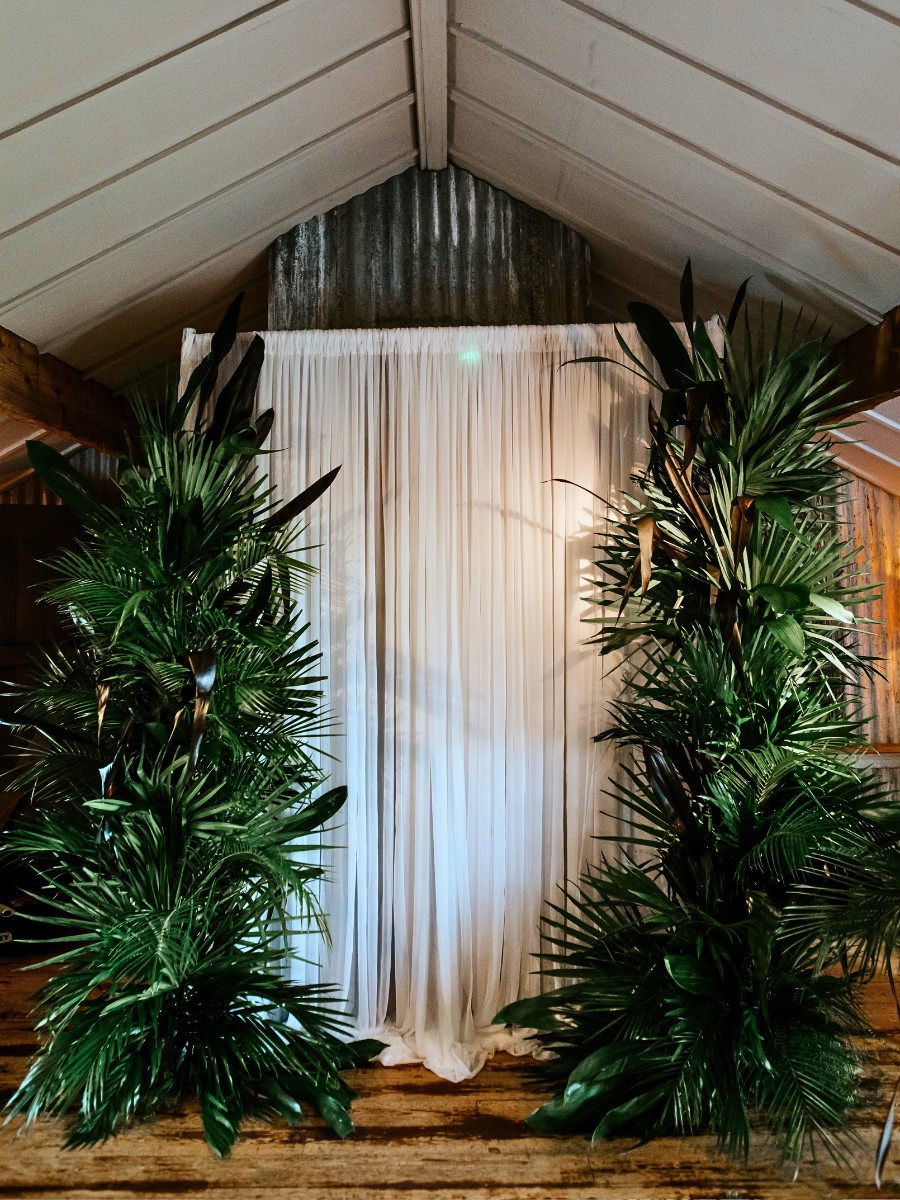 The OrcaGreen brand by Adomex offers the largest variety of decorative green and cut foliage. They are what you're looking for to make the event even more unique and special