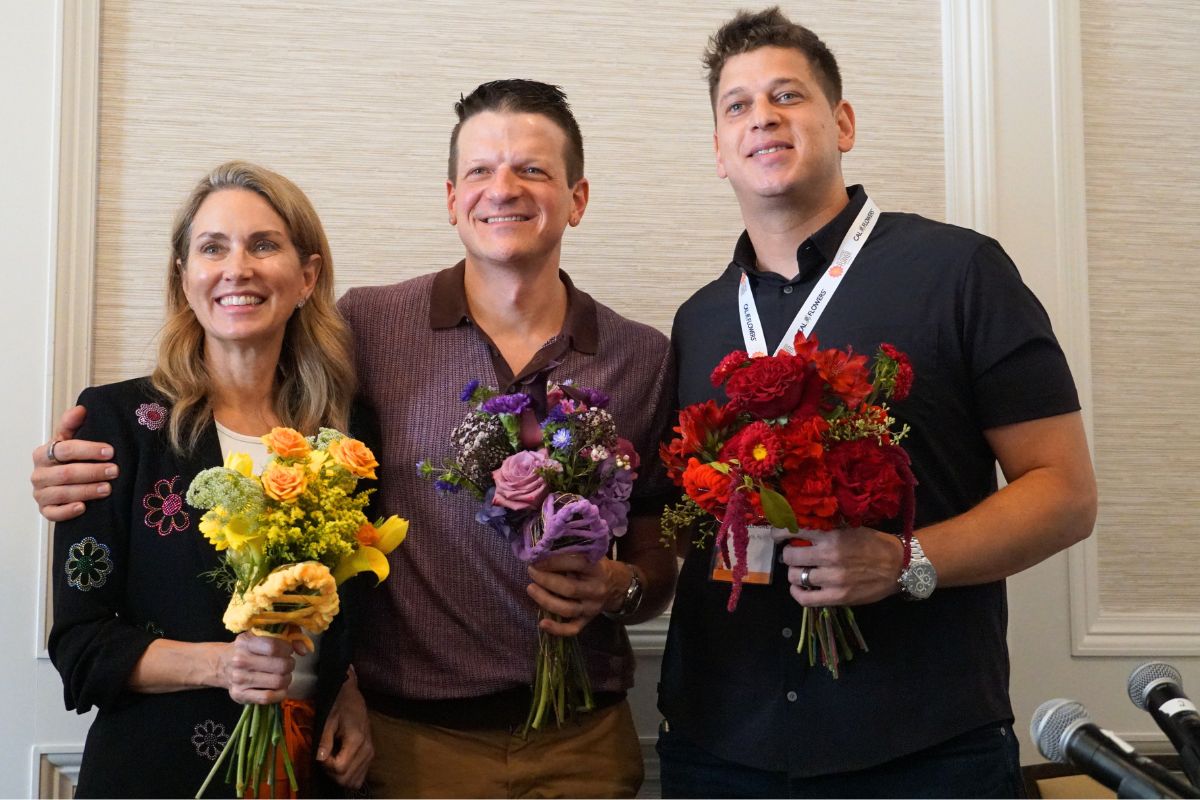 People with flowers in Fun N Sun