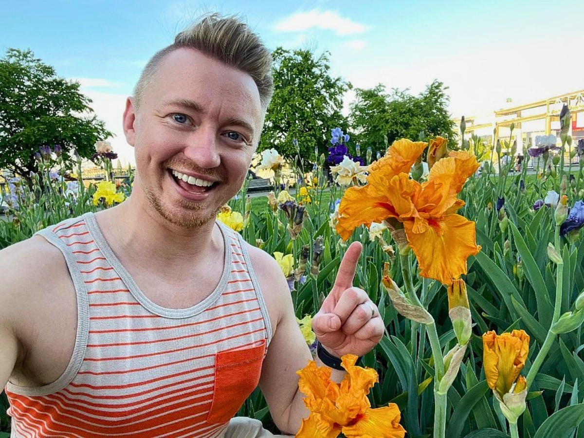 What Flowers Symbolize New Beginnings?