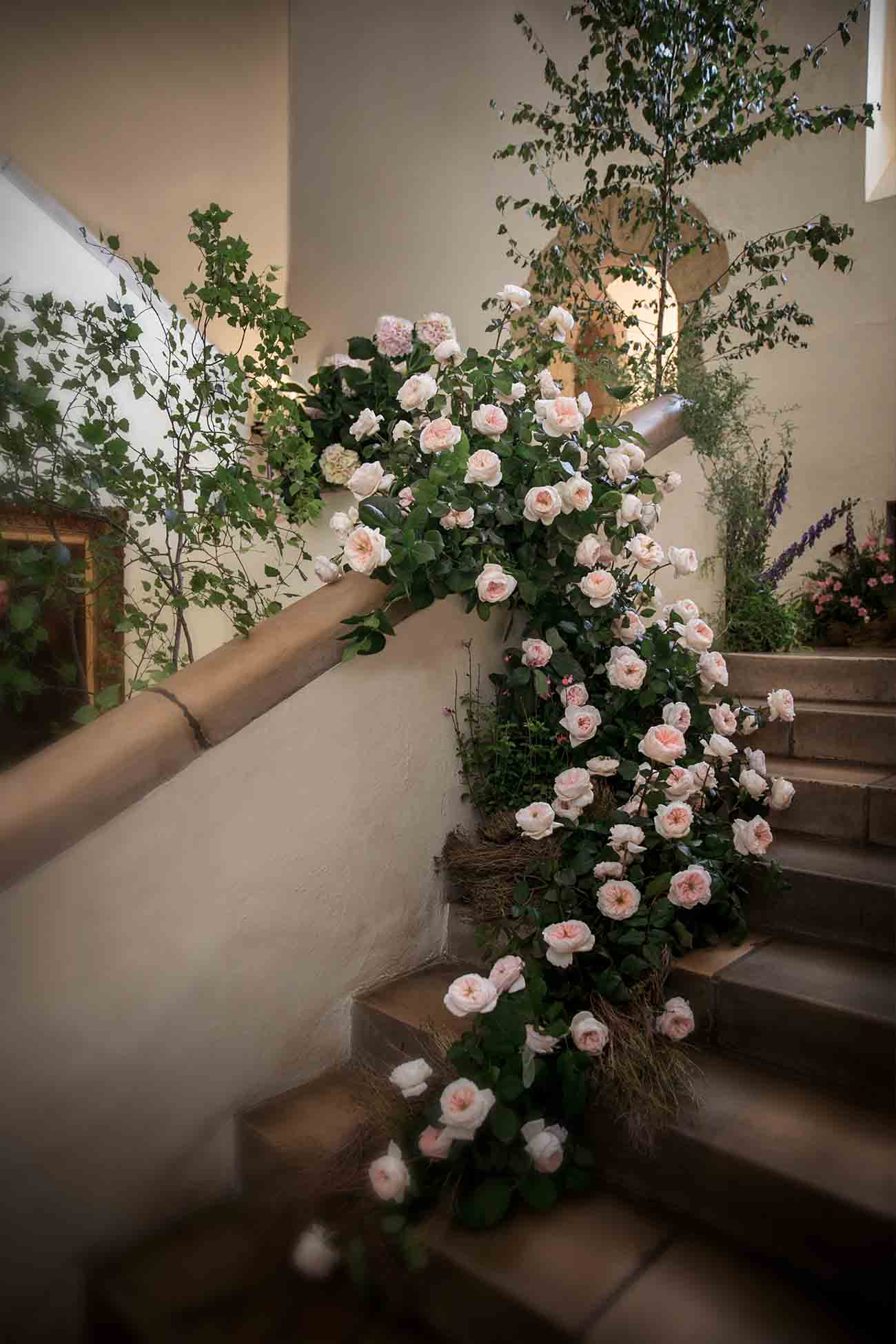 DK Dennis Kneepkens floral design castle garden roses stairs on Thursd
