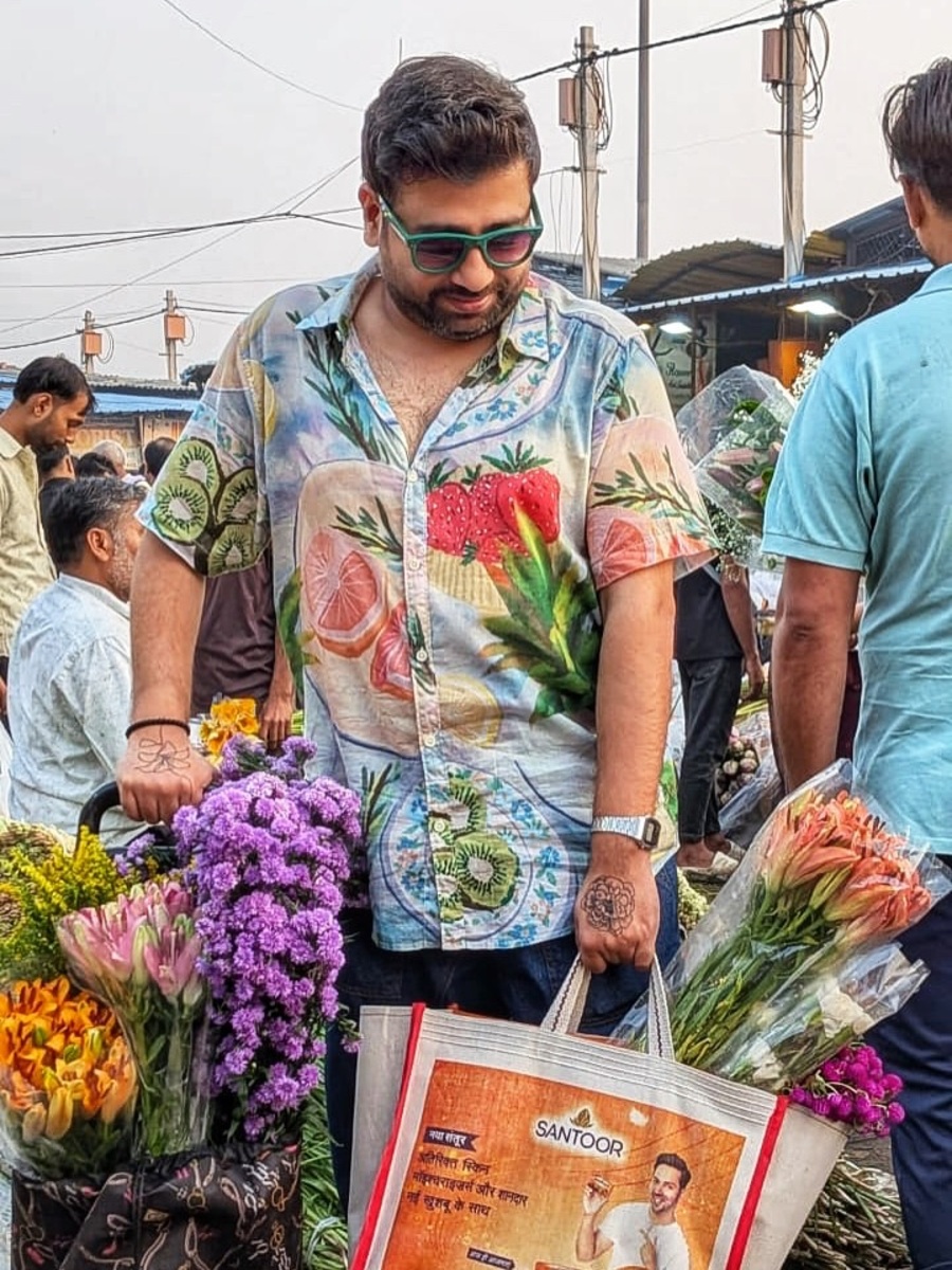 Flower shopping at Gazipur by Manu