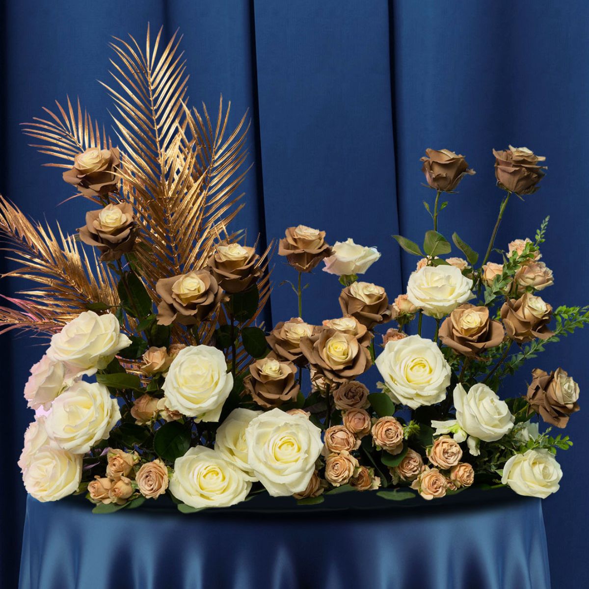 Brown tinted roses for weddings