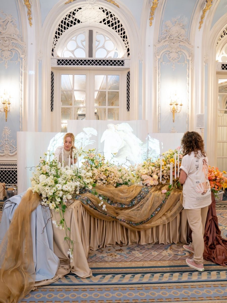 Katya Hutter Working With her Team at La Grande Bellezza Inspired by Botticelli’s Venus Katya Hutter Working With her Team at La Grande Bellezza Inspired by Botticelli’s Venus