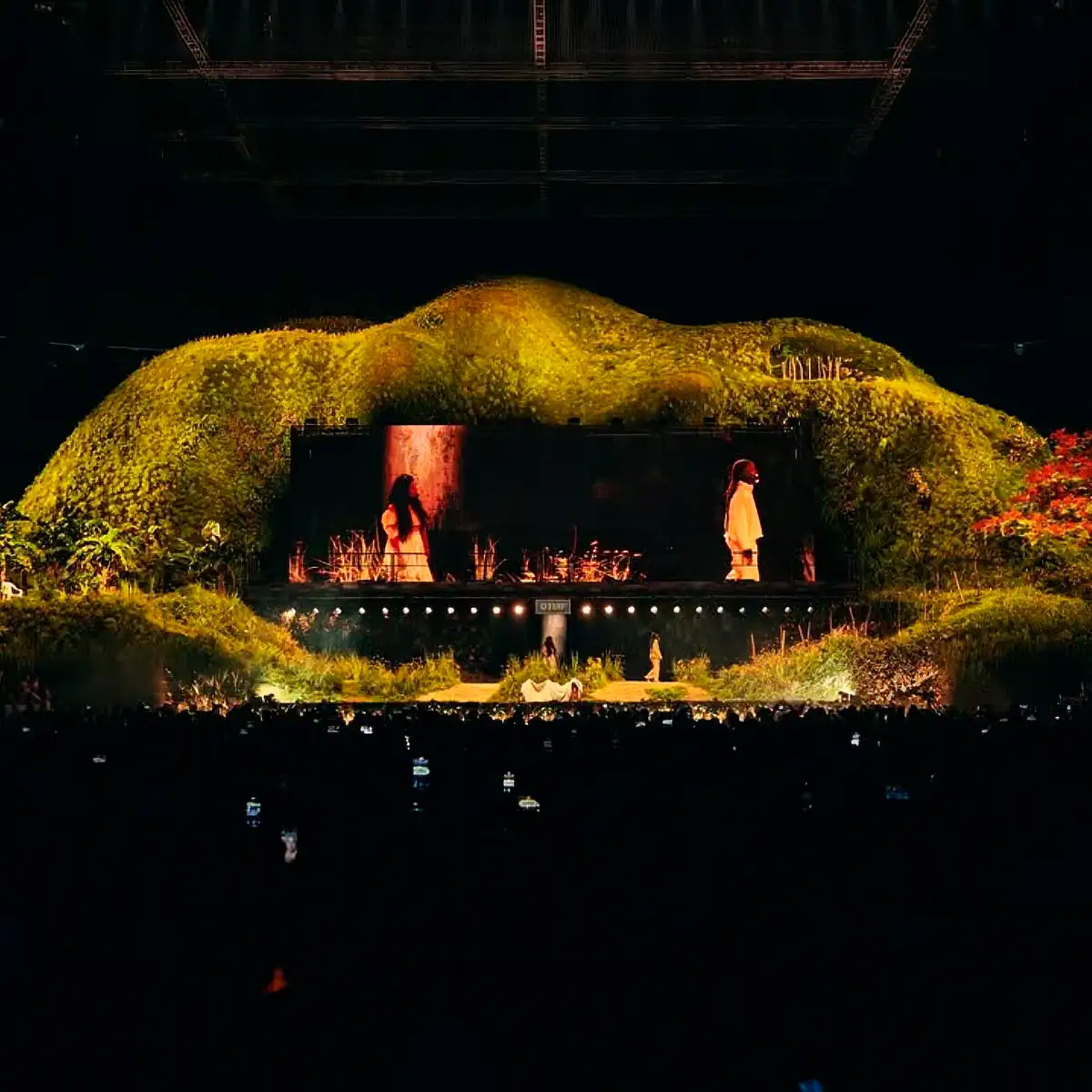 Bad Bunnys green stage