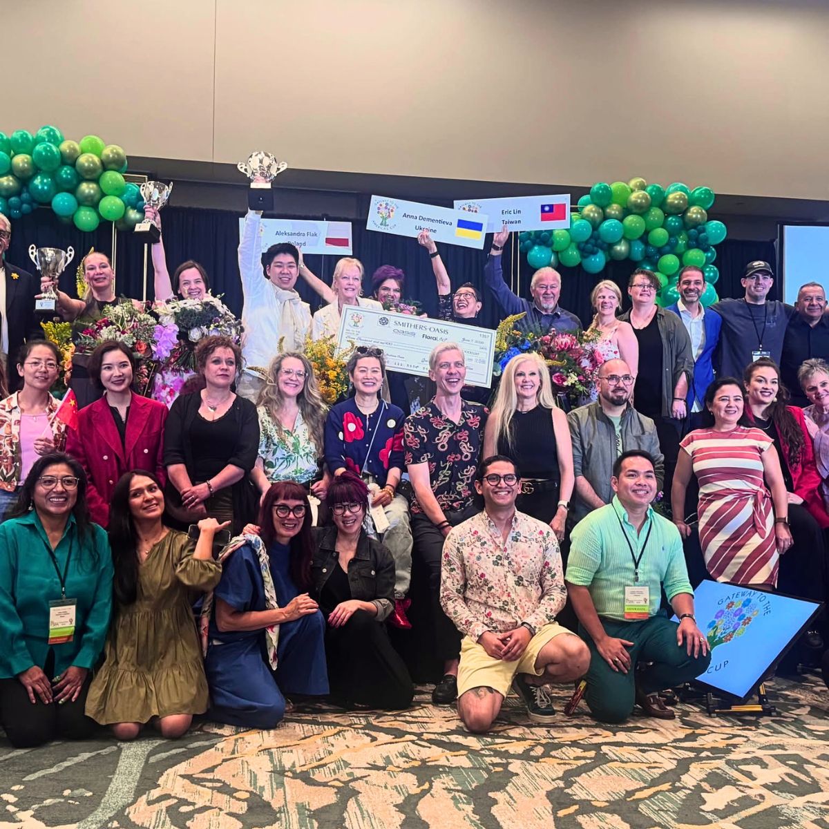 Competitors, Assistants and Organizing Team at Gateway to the Americas