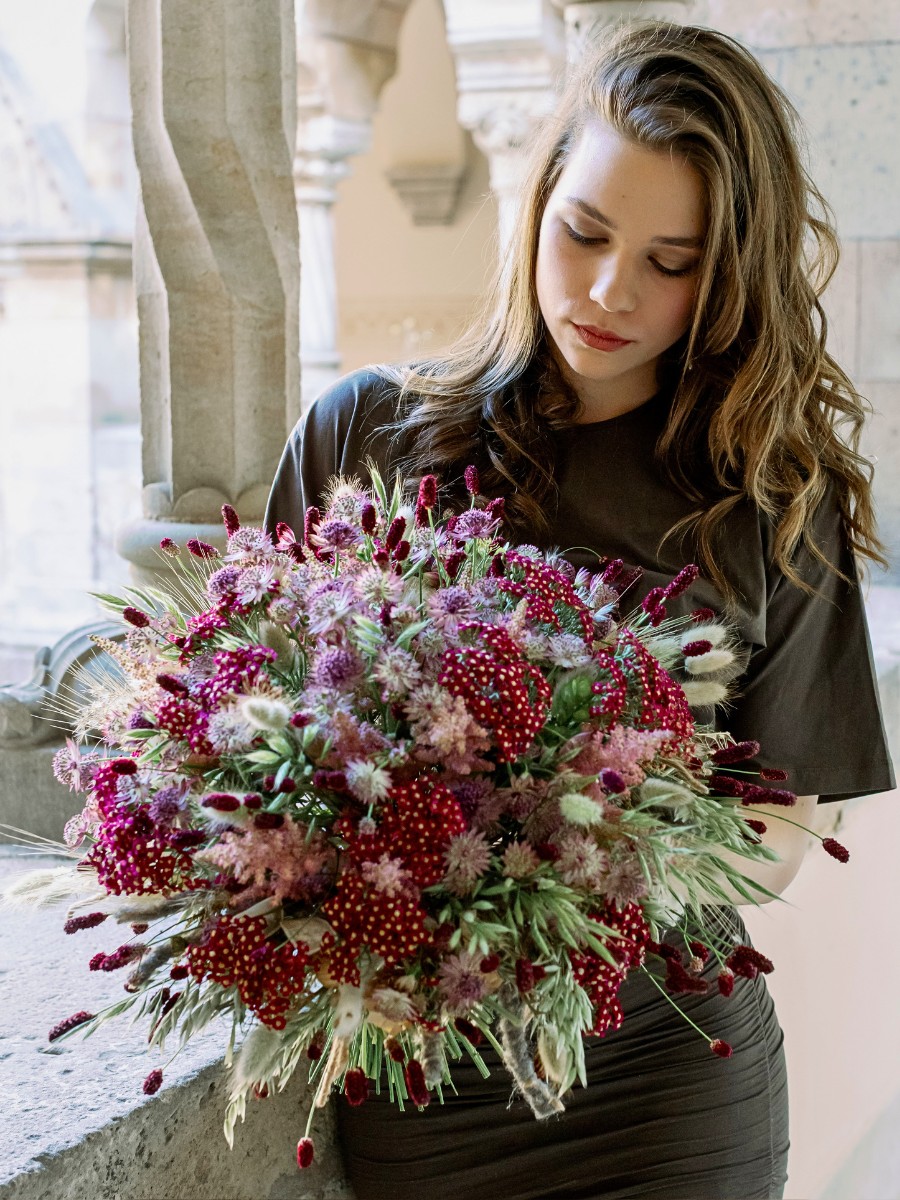 Krisztián Köver floral design Krisztián Köver Creates Summer-Themed Floral Designs With Flowers From Grower Marginpar.
