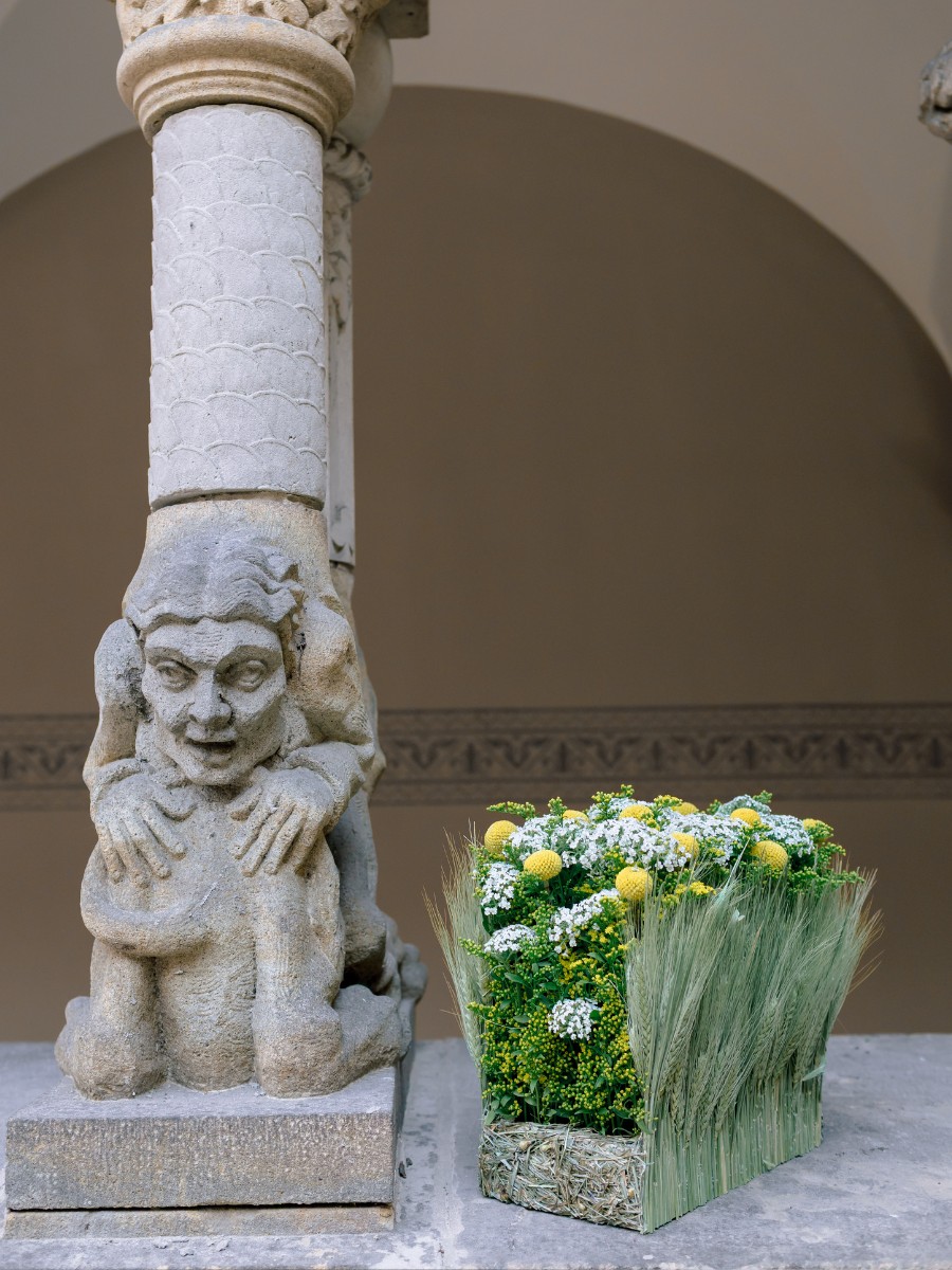 Natural Grasses in Contemporary Design Krisztián Köver Creates Summer-Themed Floral Designs With Flowers From Grower Marginpar