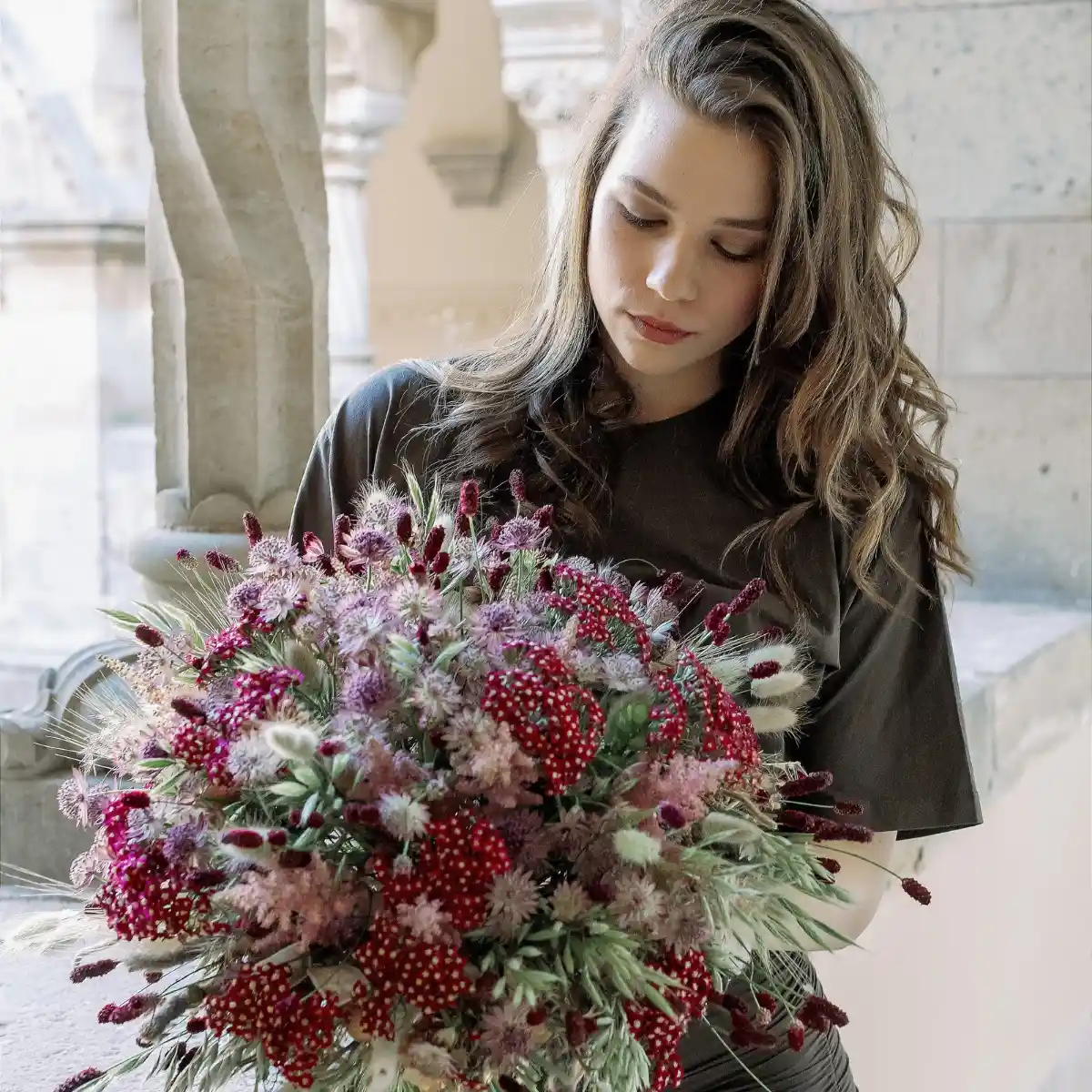 Krisztián Köver’s Summer Flower Designs That Capture the Season’s Essence Using Marginpar’s Specialty Summer Cut Flowers