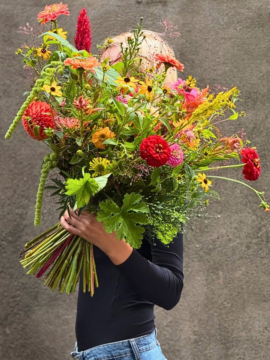 What Flowers Are Typical for Summer Bouquets?