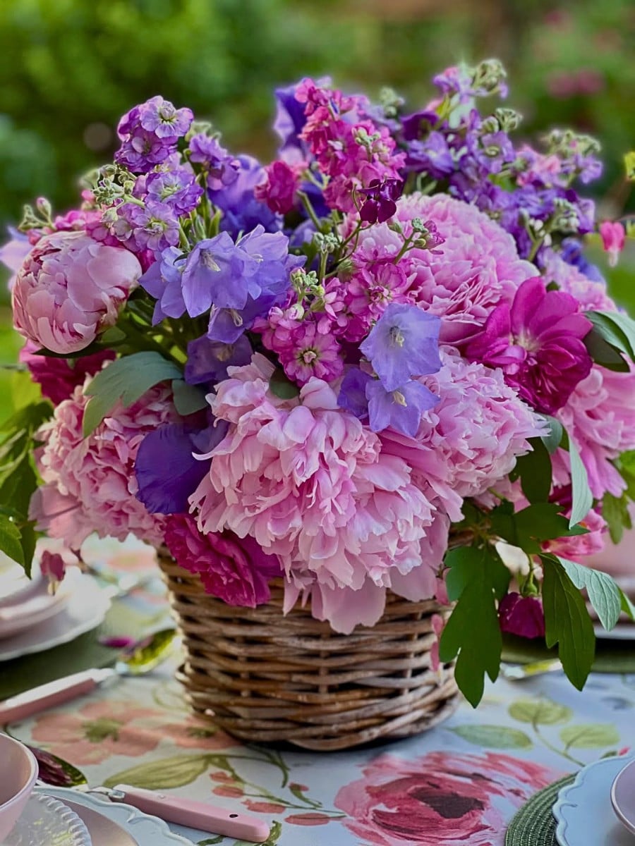 What Flowers Are Typical for Summer Bouquets?