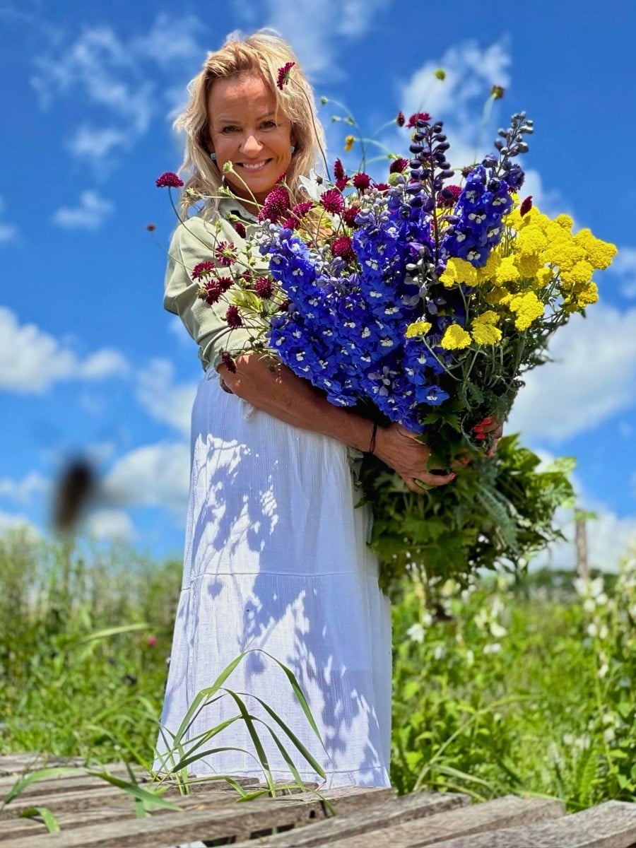 What Flowers Are Typical for Summer Bouquets?
