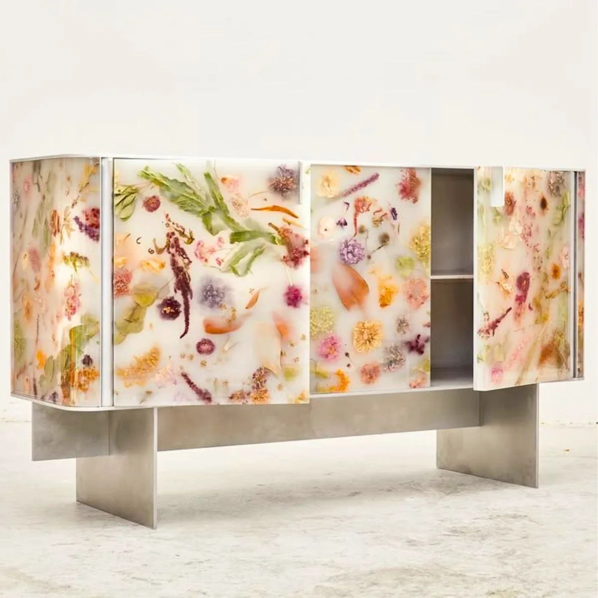 Flora cabinet