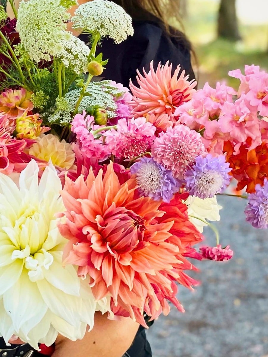 What Flowers Are Best for Summer Weddings?
