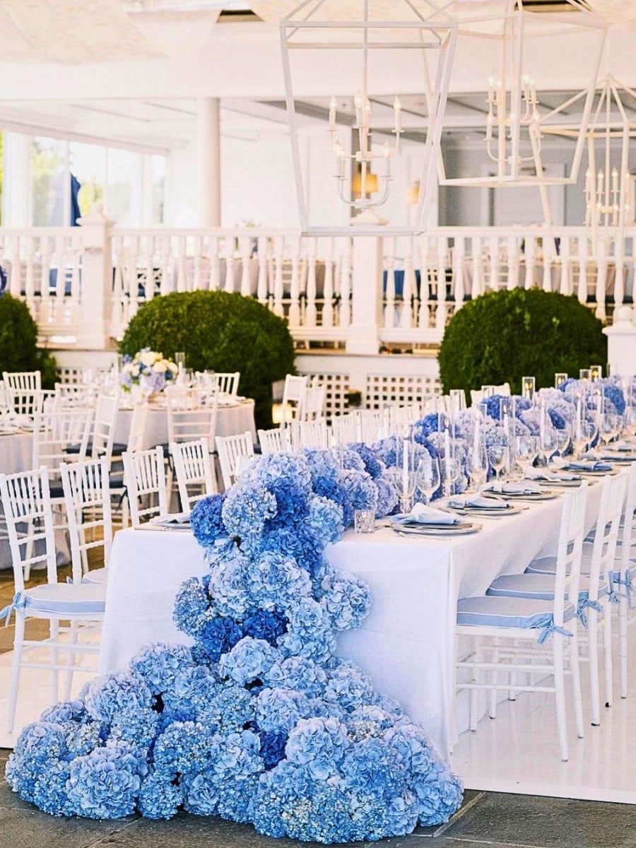 What Flowers Are Best for Summer Weddings?