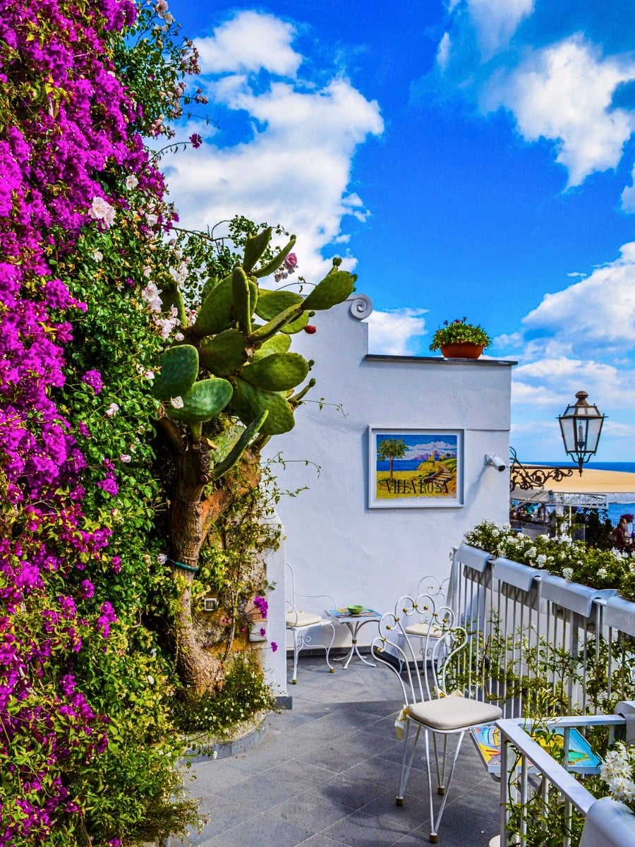 Mediterranean Gardens Recreate a Piece of an Ideal Summer Destination in Your Home