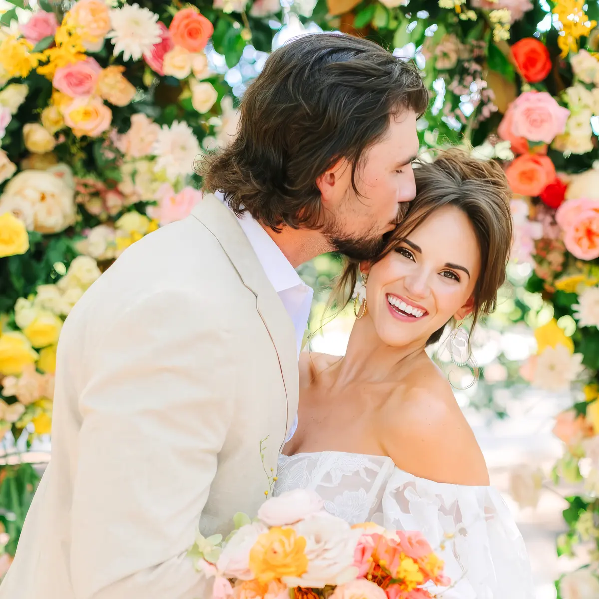 What Flowers Are Best for Summer Weddings?
