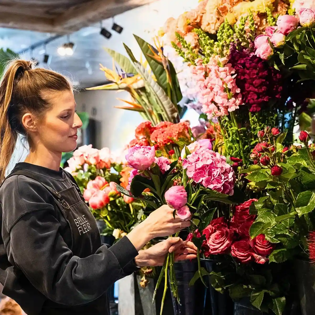How Do You Choose Fresh Flowers at a Flower Shop?