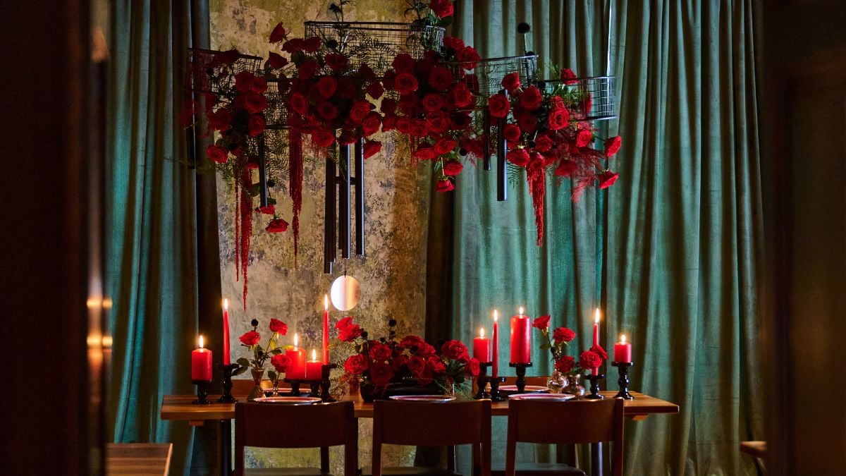 Porta Nova Red Naomi wedding roses table design by Iona Nechifor Porta Nova Red Naomi wedding roses table design by Iona Nechifor