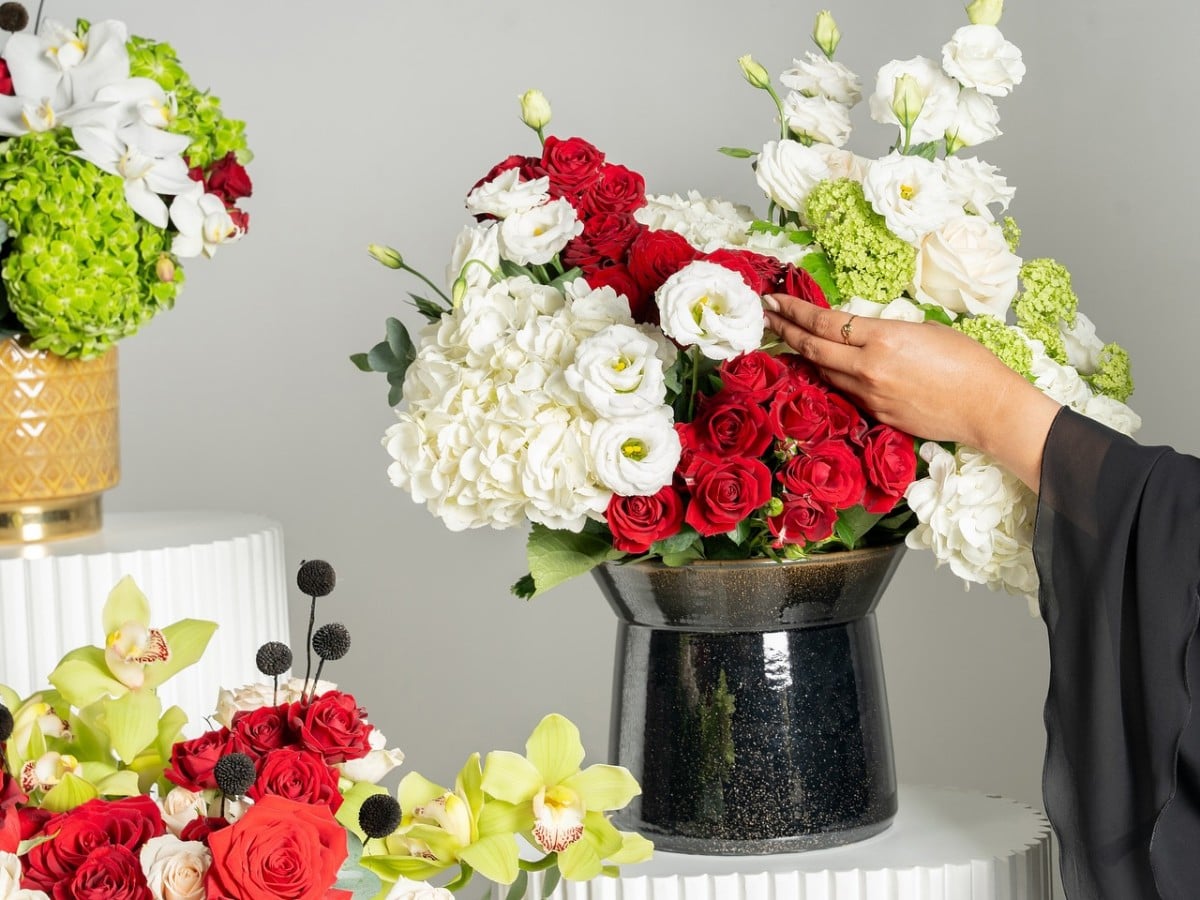 Can You Mix Different Flowers in One Vase? Here&rsquo;s What Many Do