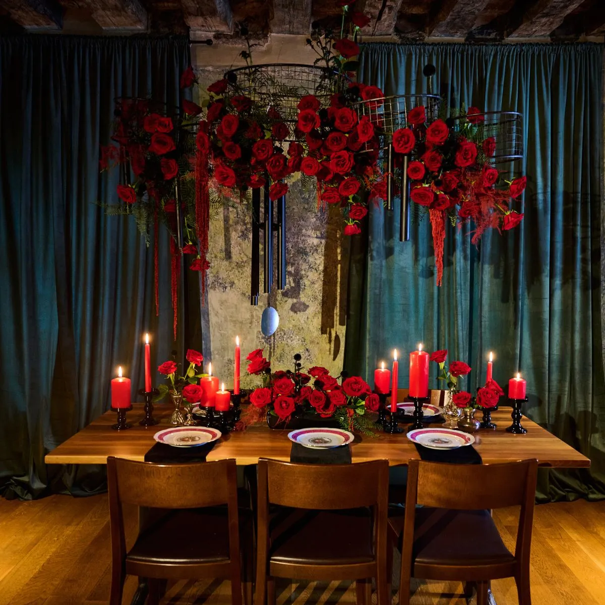 Porta Nova Red Naomi wedding roses