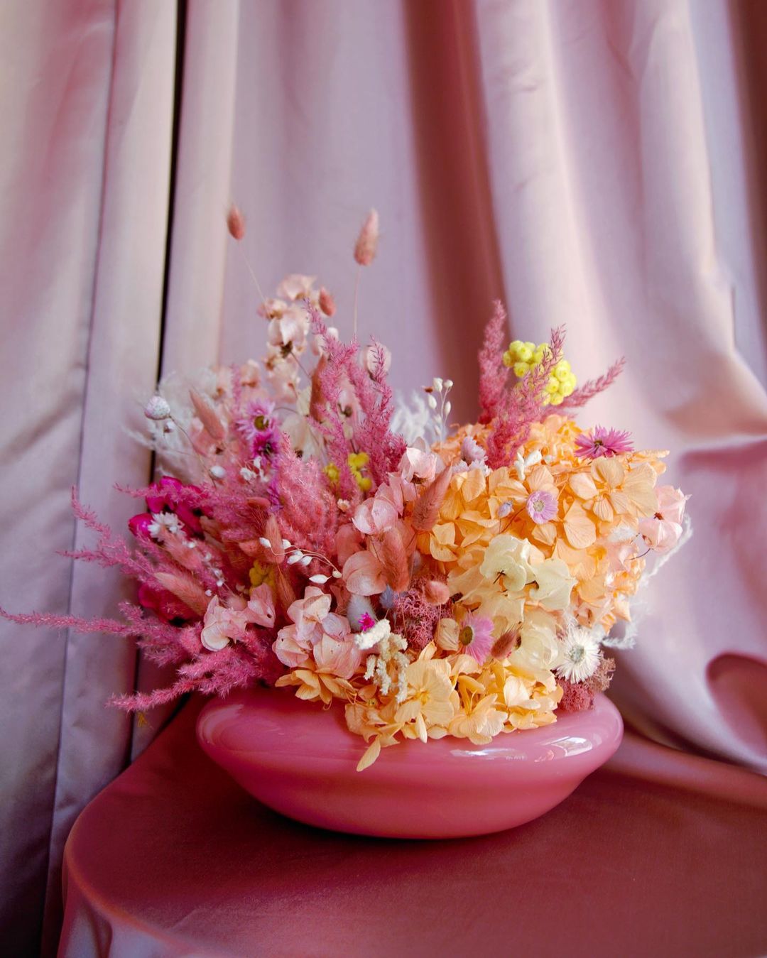 poppykalas_What is The Actual Vase Life of Dried Flowers_colorful dried on thursd