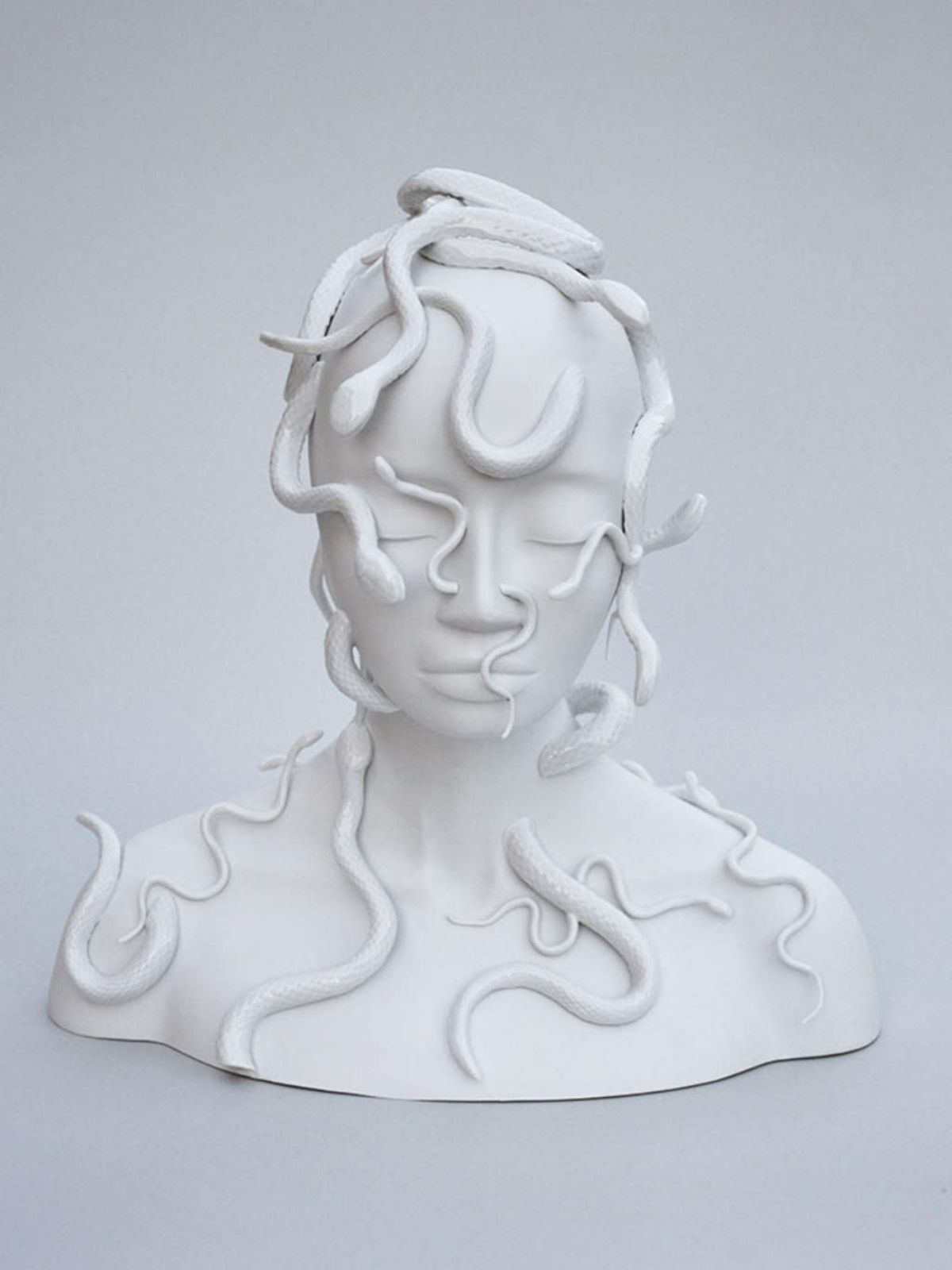 Contemporary Flower-Faced Sculptures That Shape the Future of Ceramics - gallery 2.2 - juliette clovis - on thursd