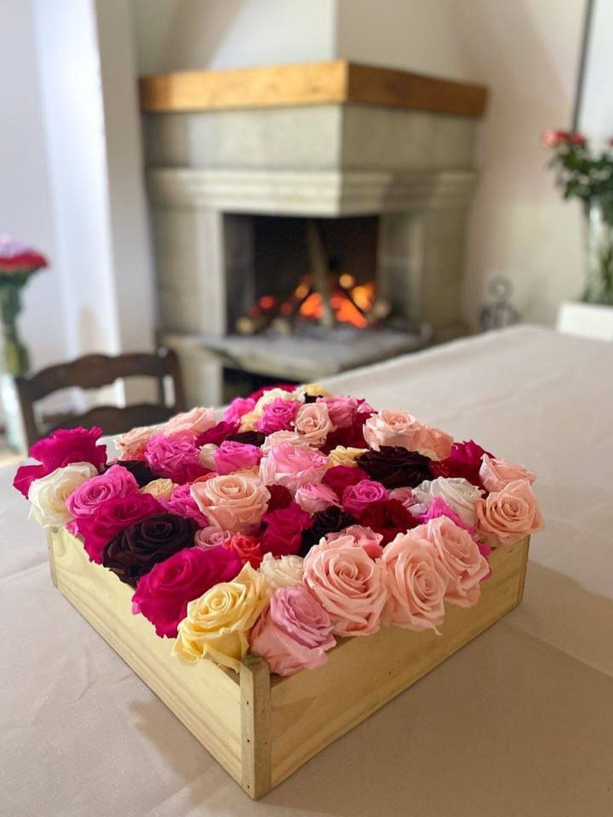 Benefits and Uses of Preserved Roses for Interior Decoration - Atix Home interior designer - naranjo roses - preserved roses in box - article on thursd