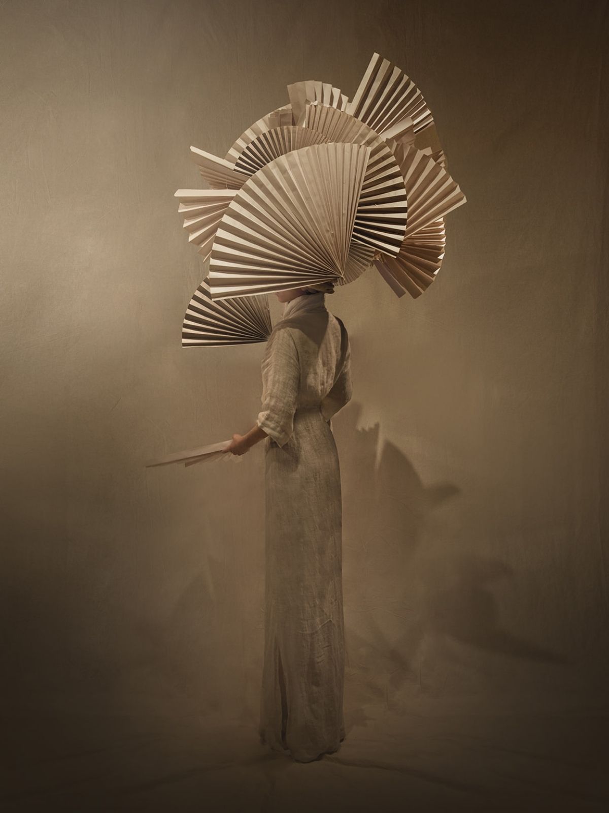 Sculptural Garments Made from Organic Materials - Mono Giraud - The art tree wavers - article on thursd