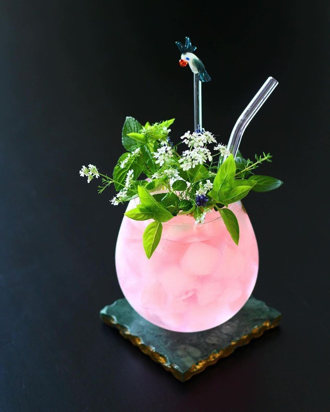 Floral Cocktails That Are a True Work of Art - Veermaster Berlin - via Weddingforward - pink wedding flower cocktail on thursd