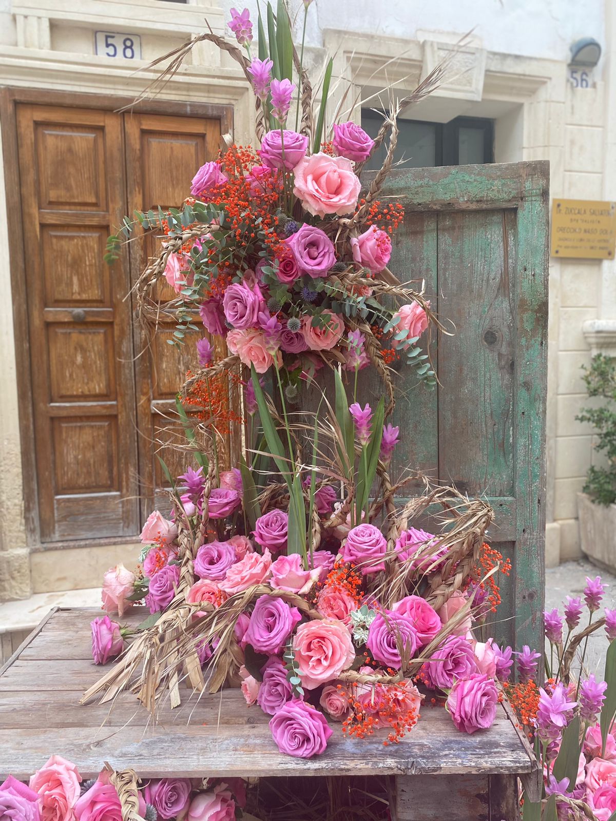 Naranjo Roses Pop Up in Leverano for Arteflorando - Article on Thursd