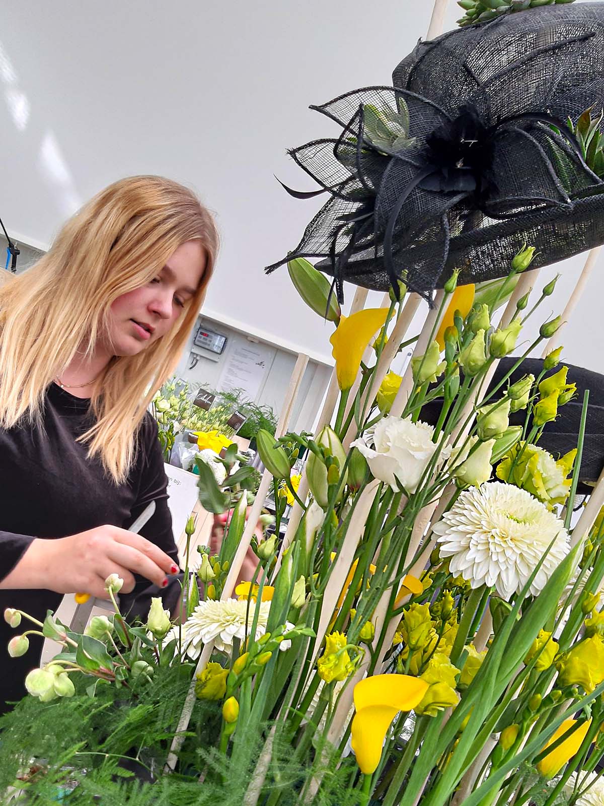 Floriculture Connects With Fashion at The Hague Fashion Week Dewi Ots 01