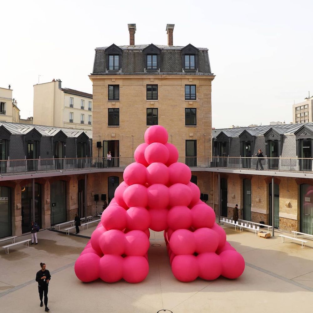Pink Sets the Tone in the Immersive Installations by Cyril Lancelin009