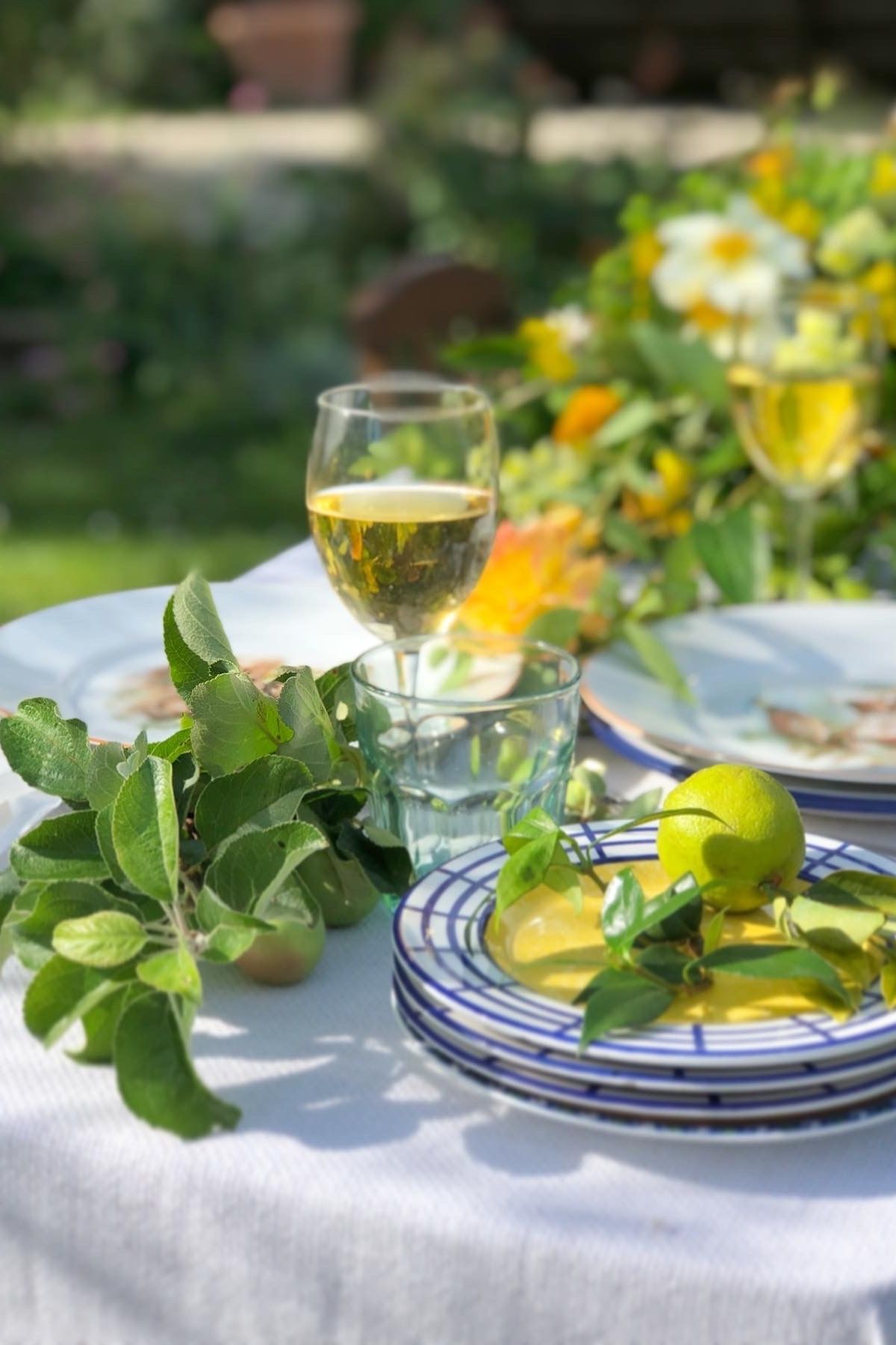 Summer Flowers in Tuscany - Katya Hutter - On Thursd. Table setting 3