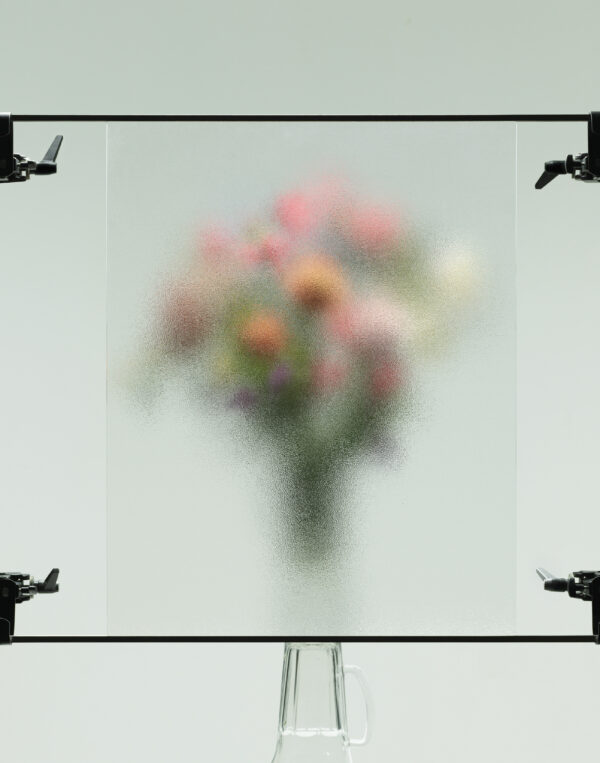 Foggy flowers 2 - Studio Lernert & Sander - on thursd