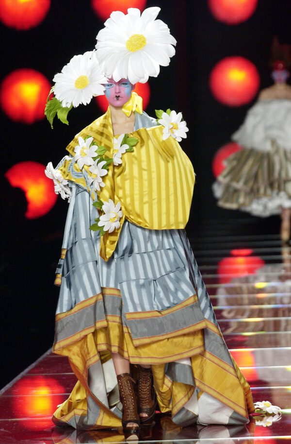 Vogue - 15 times flowers floated down the runway - christian dior yellow grey - on thursd