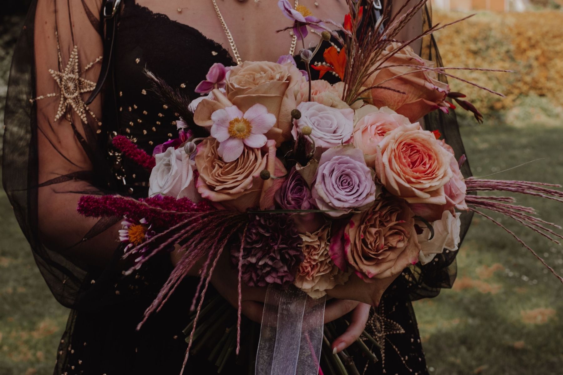 Inspirational Shoot With Gorgeous Decofresh Roses and Carnations - Blog on Thursd (6)