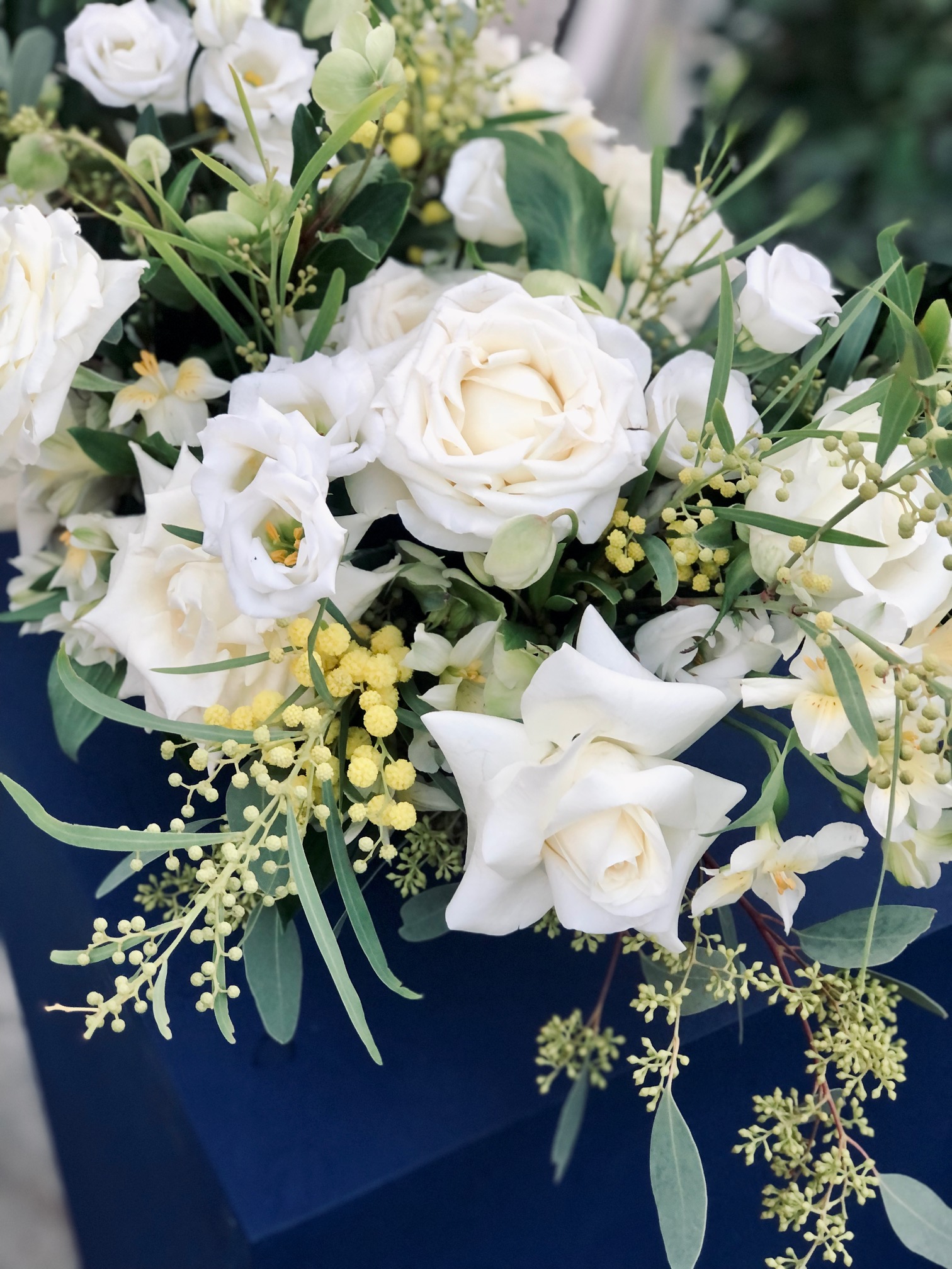 Shari Tamar Akal design with white roses from de ruiter