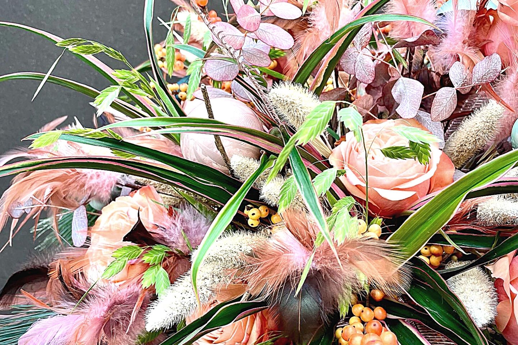 Genuine Pink Scented Orchids as Inspiration for X-Mas Designs - Alex Segura - Blog on Thursd (5)
